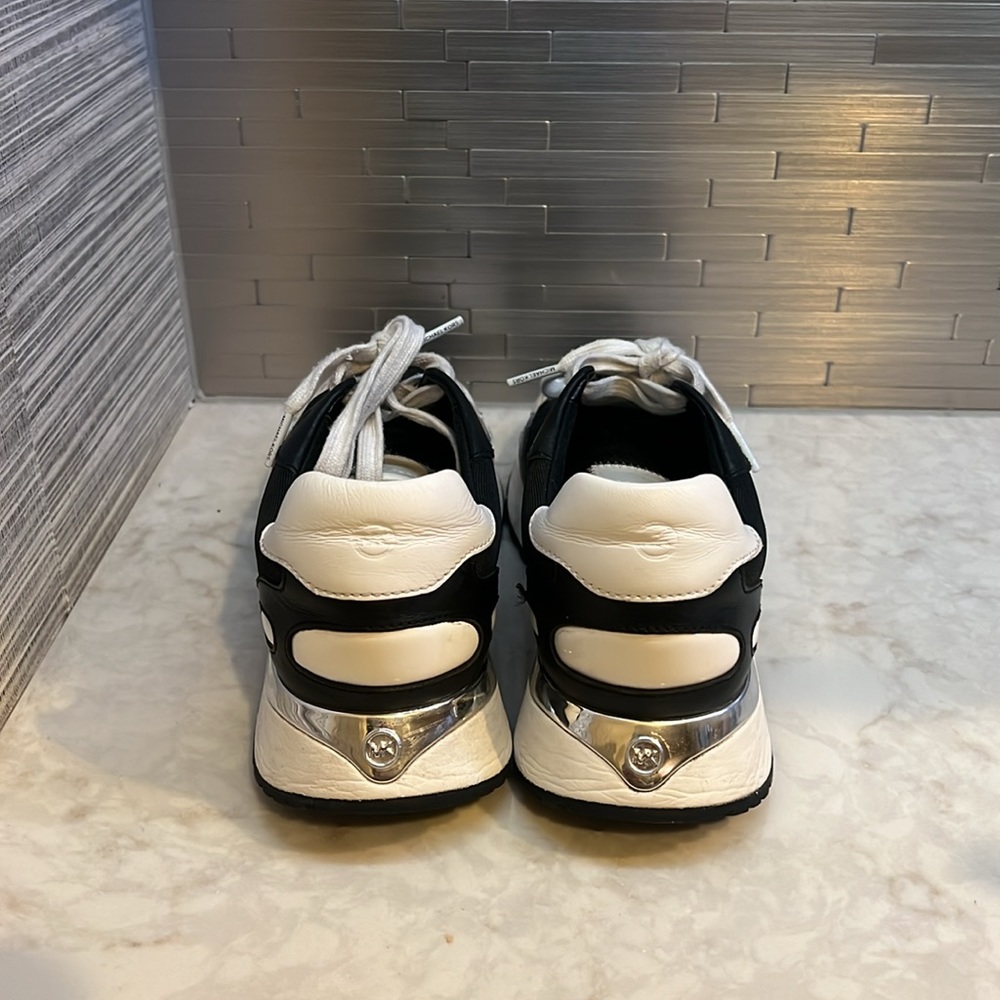 Micheal Kors platform black and white sneakers lace up - Picture 2 of 6